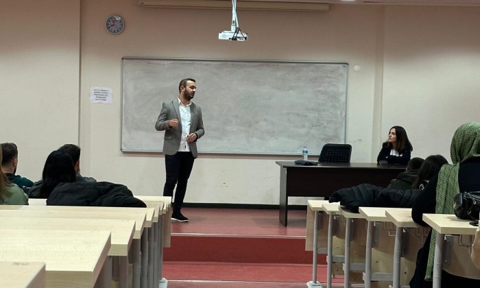 Anadolu Ajansı Muhabiri Bilal Kahyaoğlu Fakültemizde Tecrübelerini Paylaştı