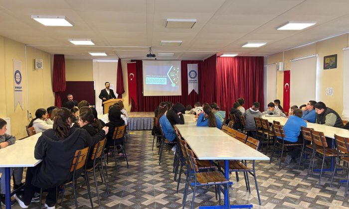 Duruçay Ortaokulu’nda Dijital Okuryazarlık ve Siber Zorbalık Eğitimi: Farkındalık ve Eğlence Bir Arada