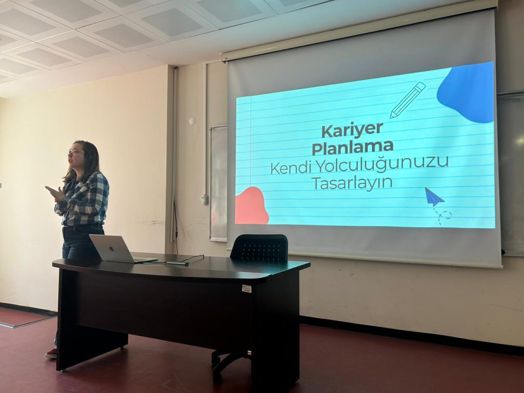 İletişim’de CV Hazırlama Eğitimi